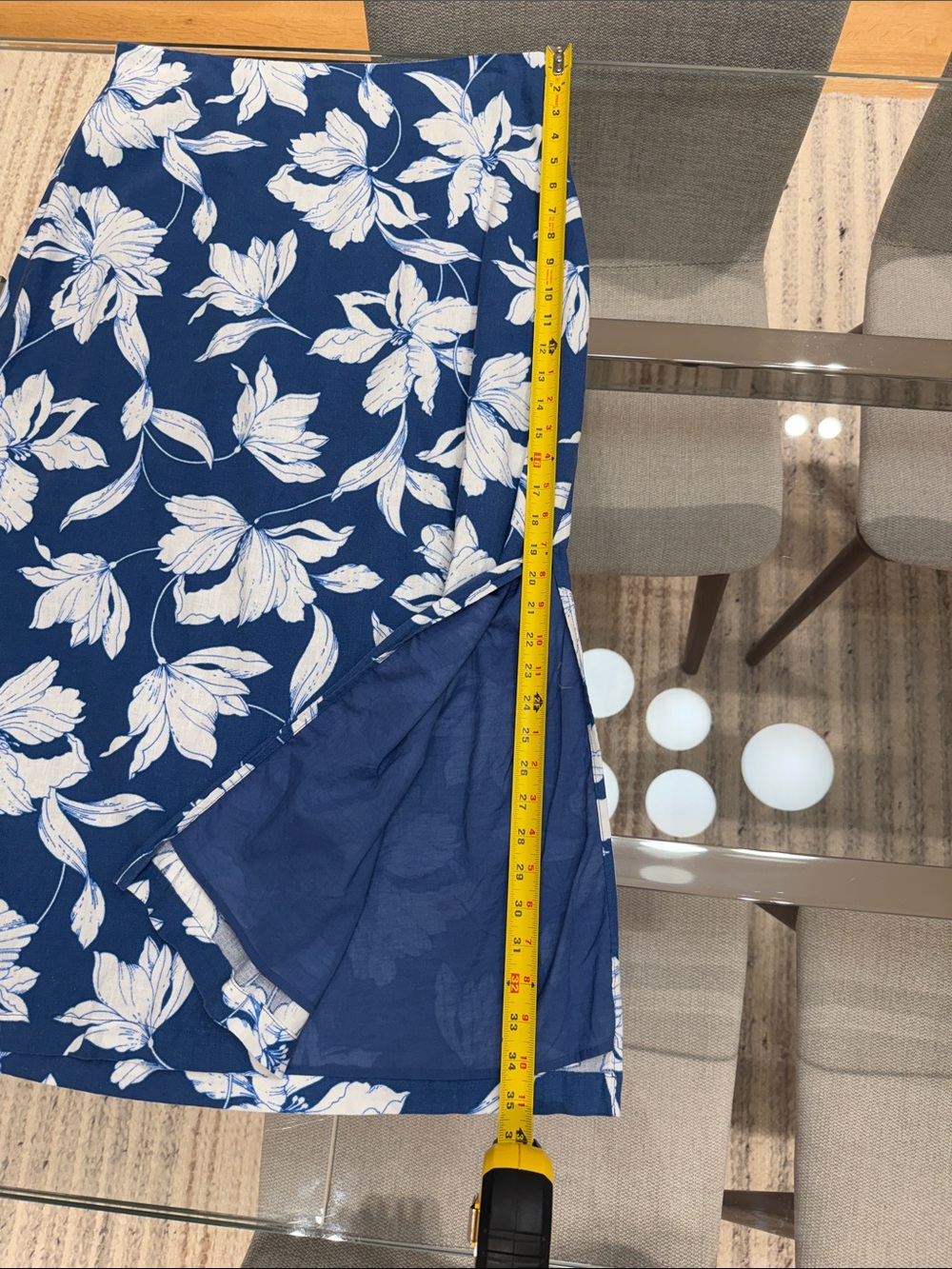 Gap Navy Blue Floral A-Line Women’s Skirt. Side zip. 2 slits. - Picture 2 of 7